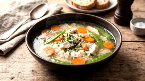 Hurtig kyllingesuppe med ris – opskrift af Mike Jensen